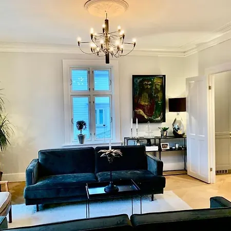 Big 10 Min Walk From Citycenter-swimmingpool