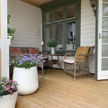 Big 10 Min Walk From Citycenter-swimmingpool